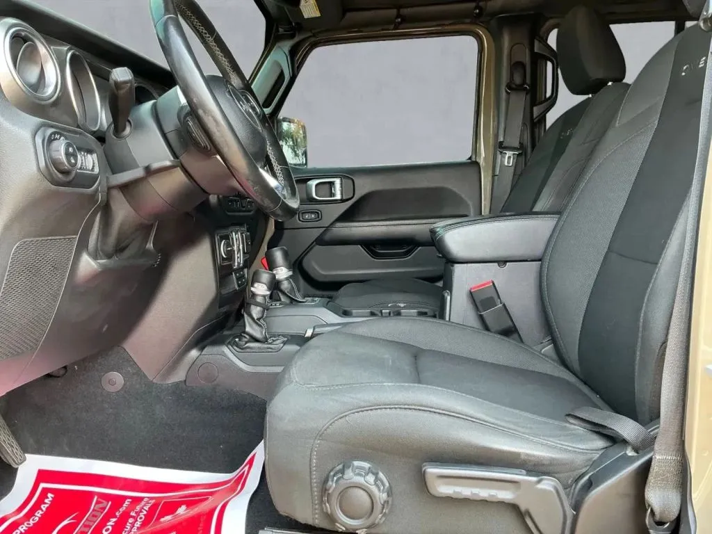Jeep Gladiator photo 11