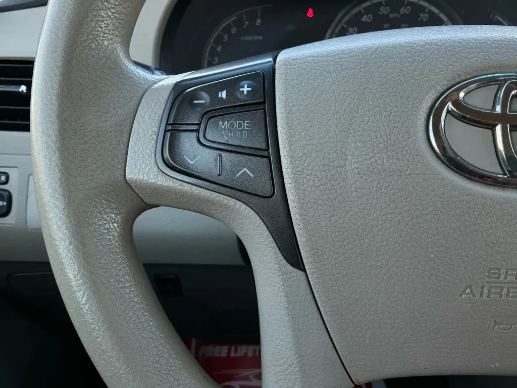 Toyota Sienna photo 28