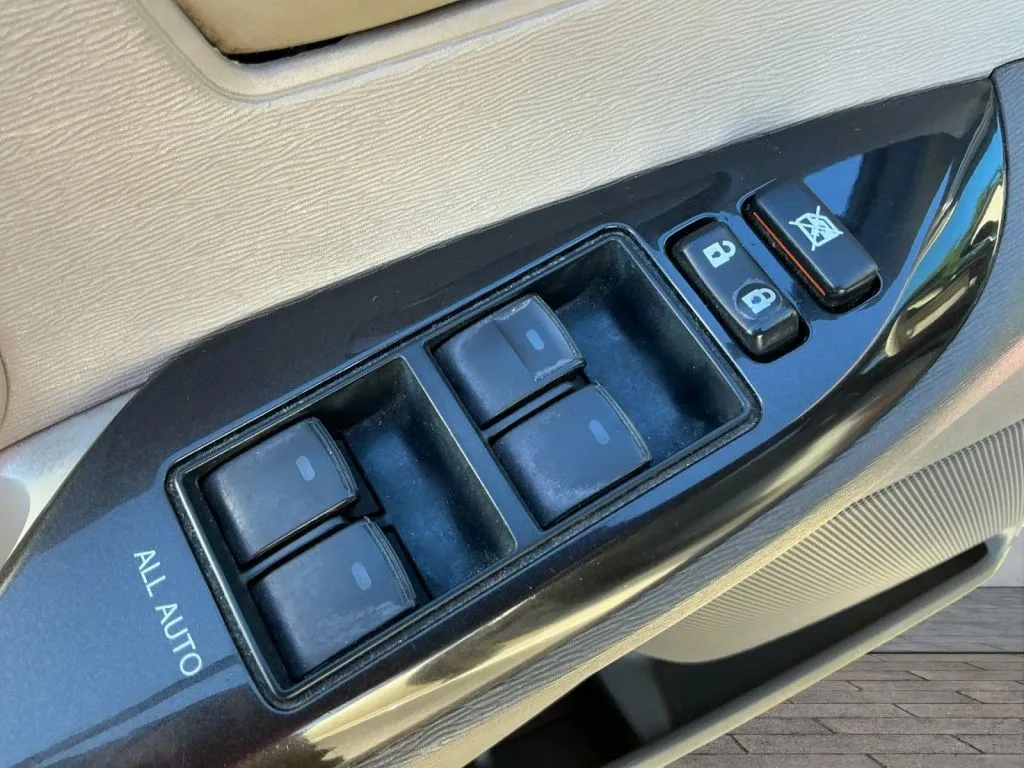 Toyota Sienna photo 11
