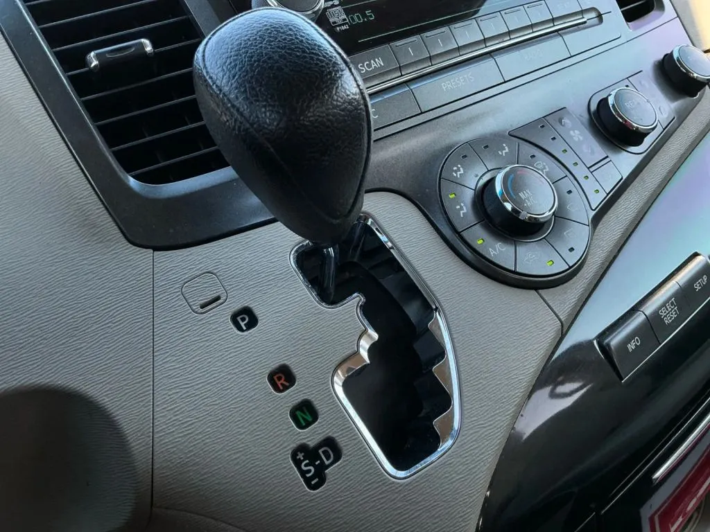 Toyota Sienna photo 33