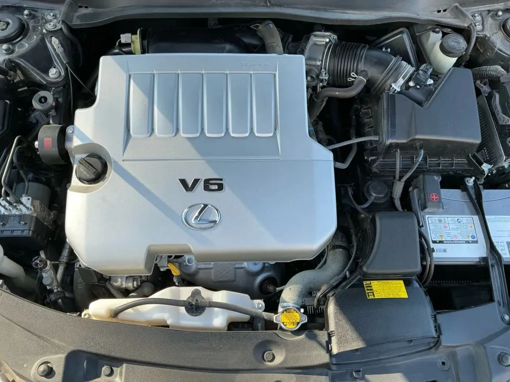Lexus ES photo 23