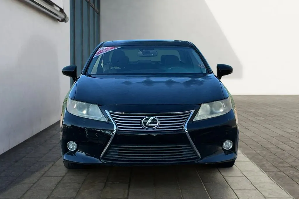 Lexus ES photo 8