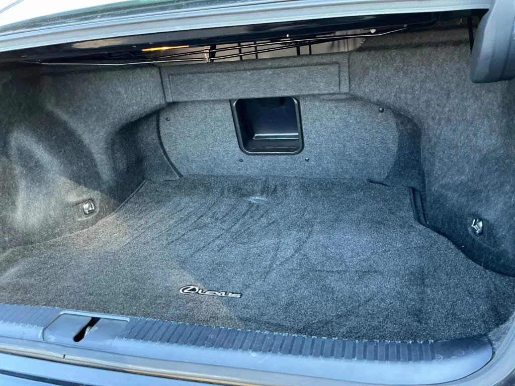Lexus ES photo 19