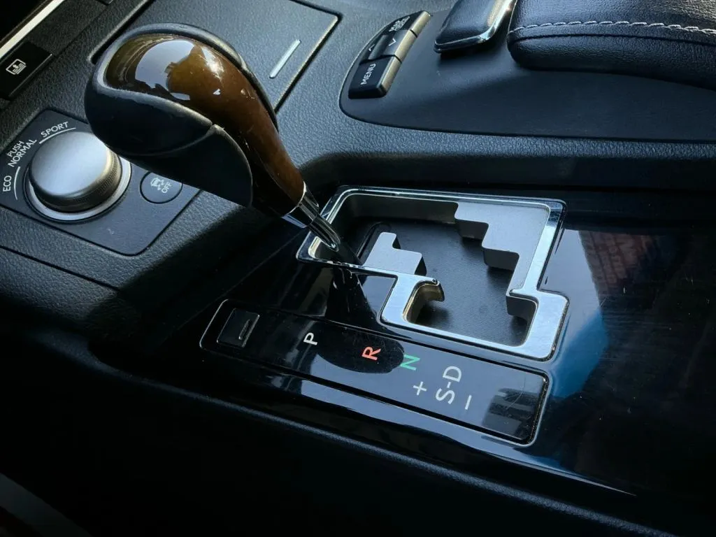 Lexus ES photo 34