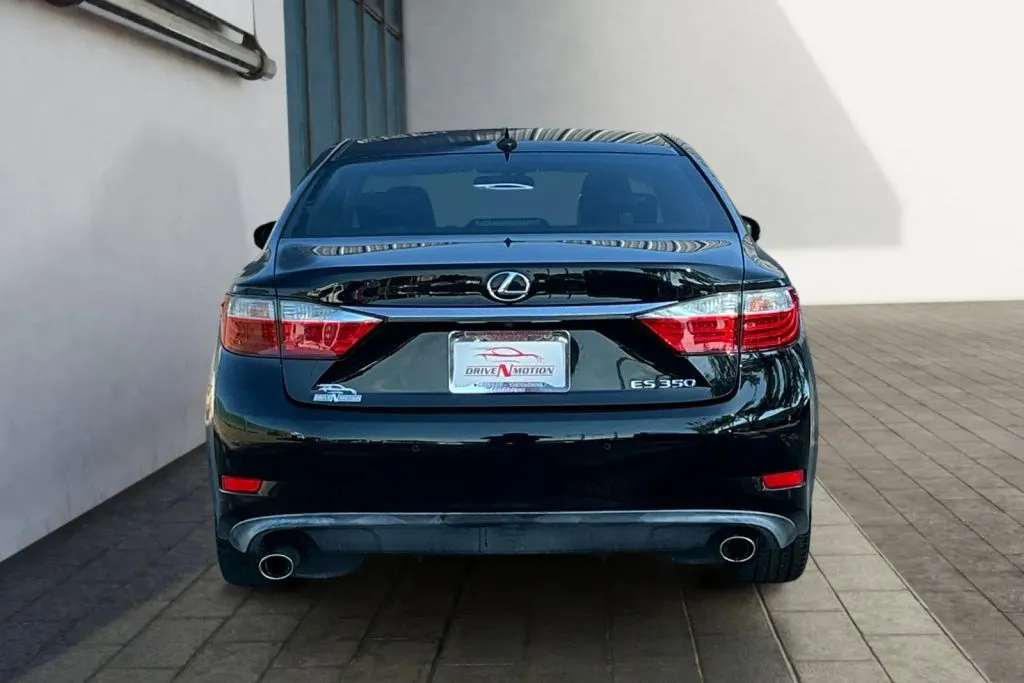 More photos of 2013 Lexus ES 350 Sedan 4D at Drive N-Motion Greeley, CO