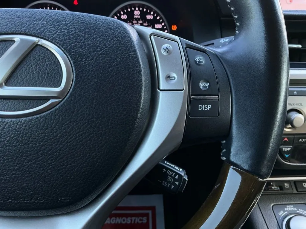 Lexus ES photo 28