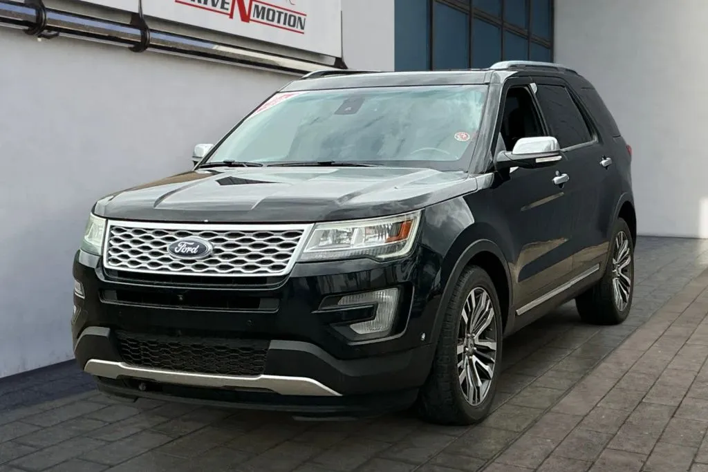 Ford Explorer photo 7