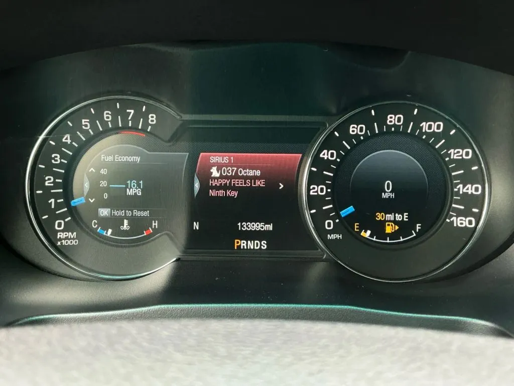 Ford Explorer photo 28