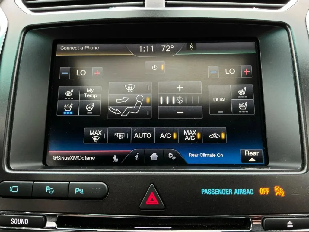 Ford Explorer photo 34