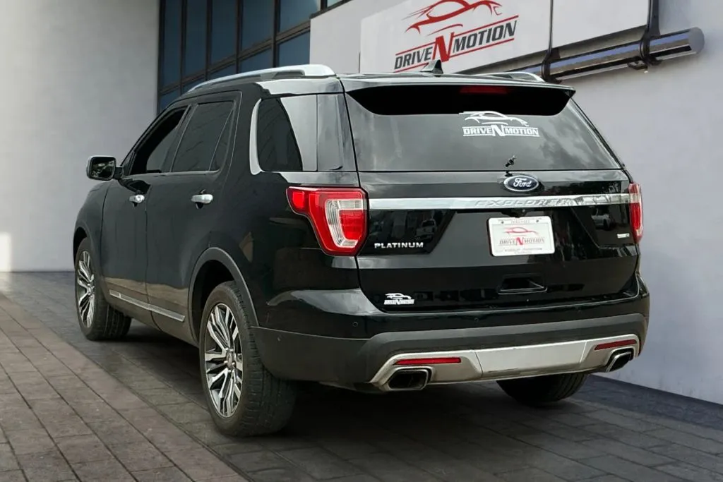 Ford Explorer photo 6