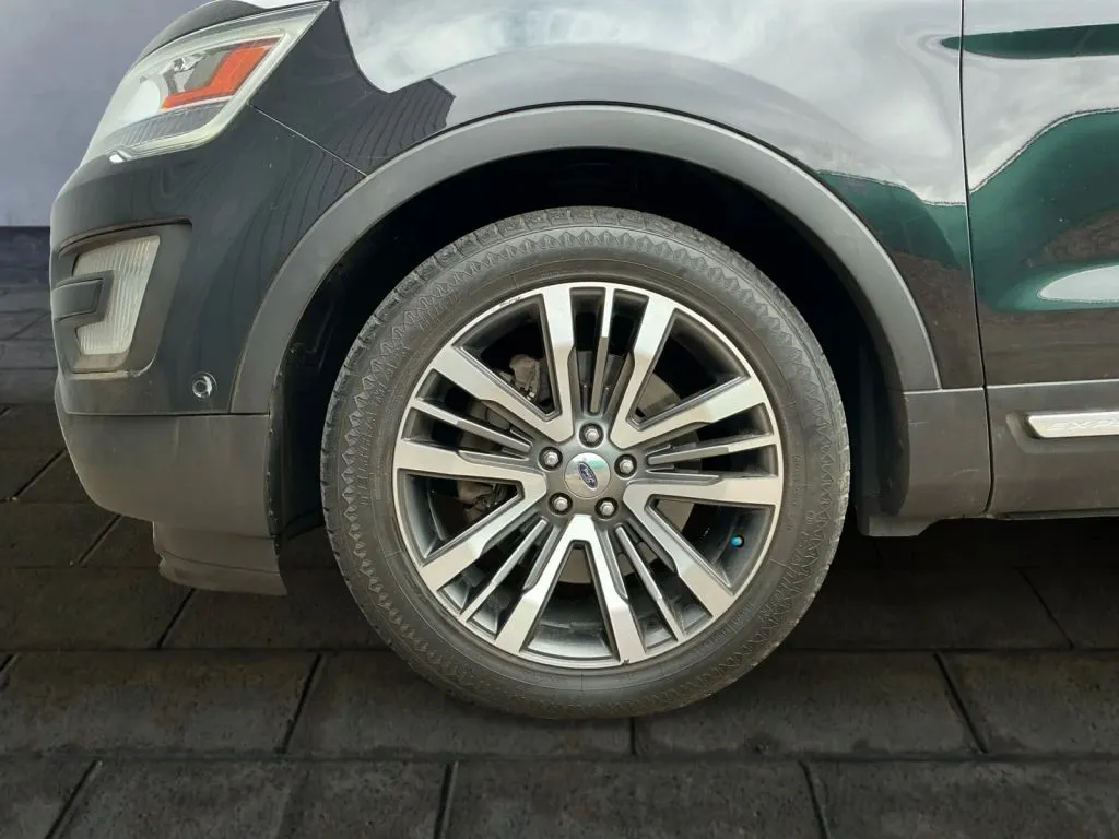 Ford Explorer photo 26