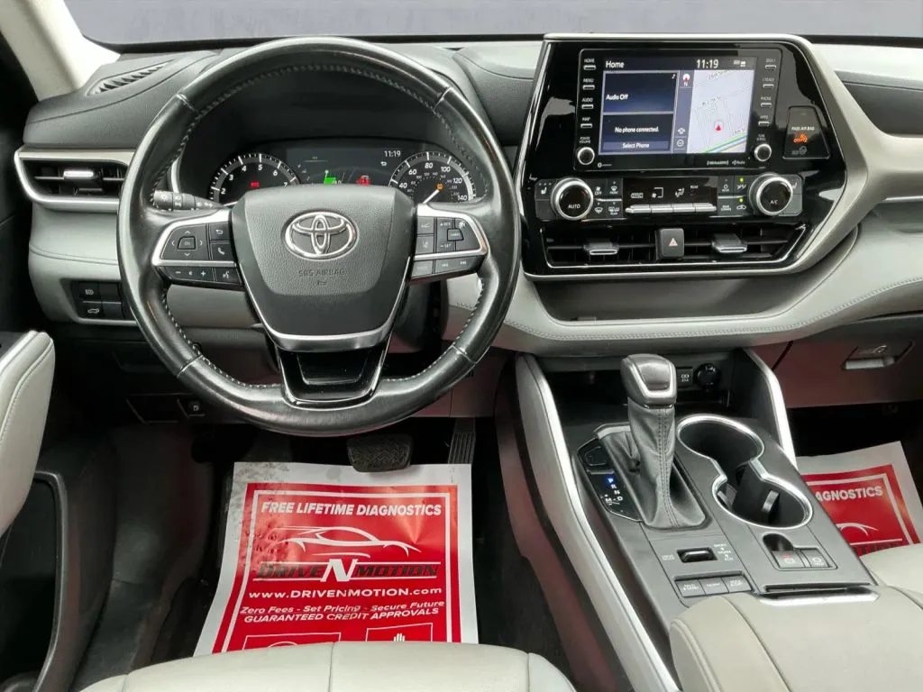 2021 Toyota Highlander XLE - Photo 14