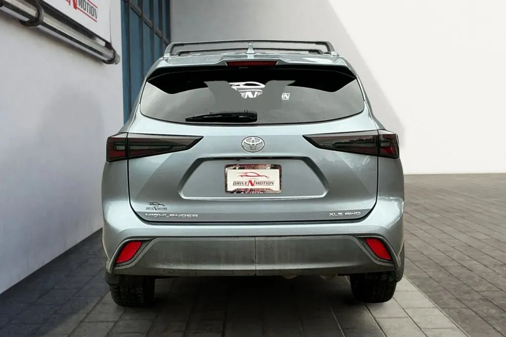 More photos of 2021 Toyota Highlander XLE Sport Utility 4D at Drive N-Motion Greeley, CO