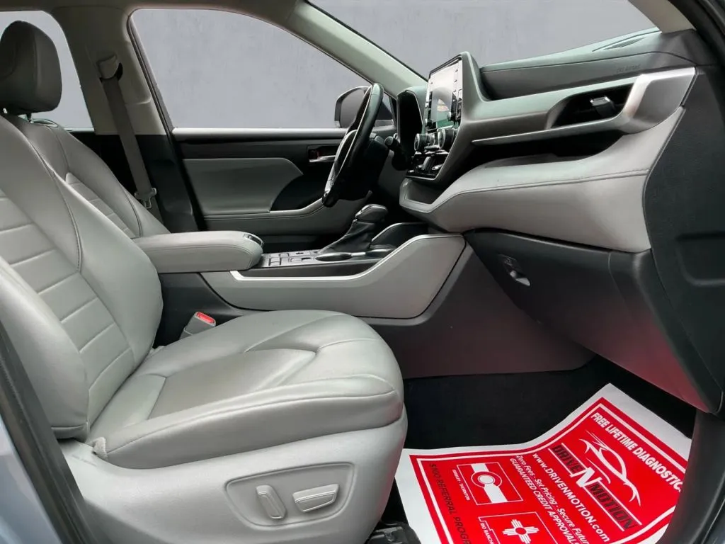 2021 Toyota Highlander XLE - Photo 22