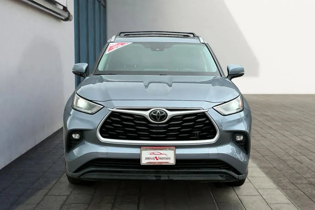 2021 Toyota Highlander XLE - Photo 8