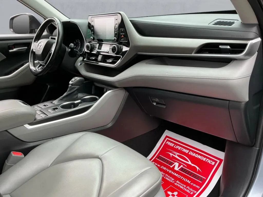 2021 Toyota Highlander XLE - Photo 21
