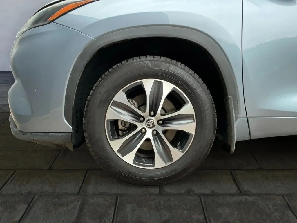 2021 Toyota Highlander XLE - Photo 26