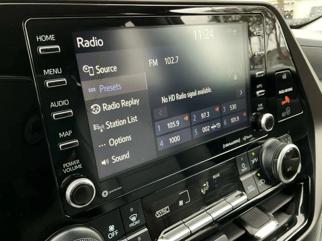 2021 Toyota Highlander XLE - Photo 31