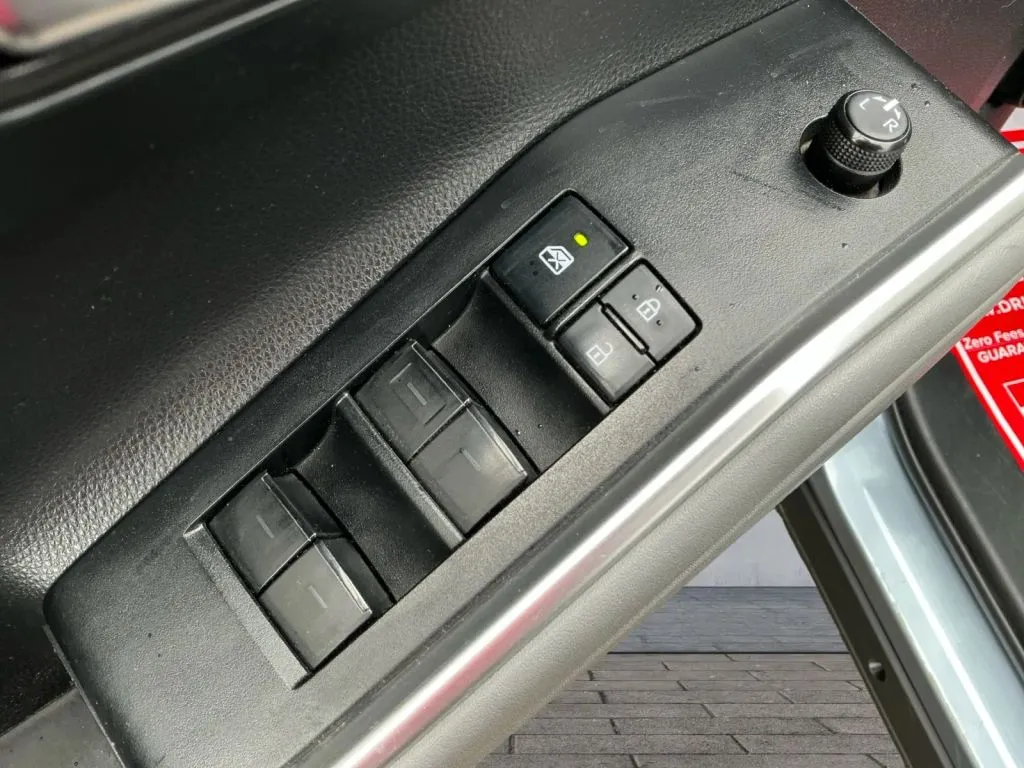 2021 Toyota Highlander XLE - Photo 11