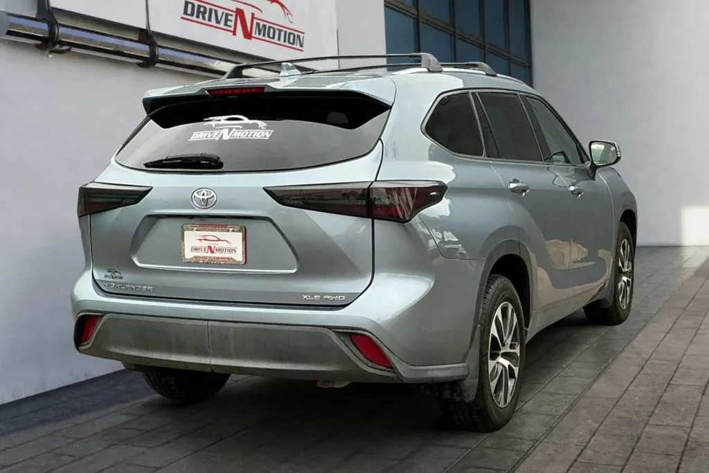 More photos of 2021 Toyota Highlander XLE Sport Utility 4D at Drive N-Motion Greeley, CO