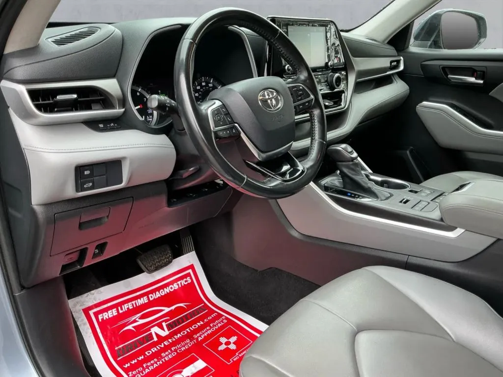 2021 Toyota Highlander XLE - Photo 13