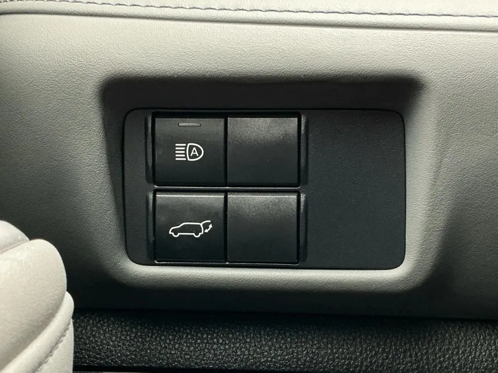 2021 Toyota Highlander XLE - Photo 38