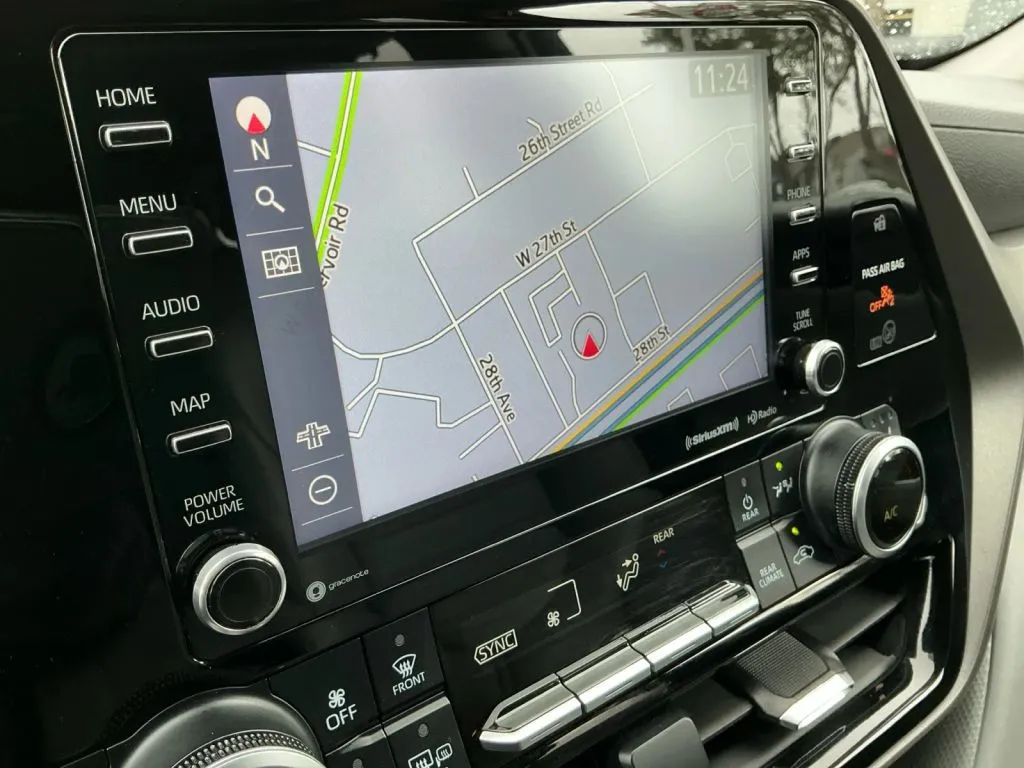 2021 Toyota Highlander XLE - Photo 32