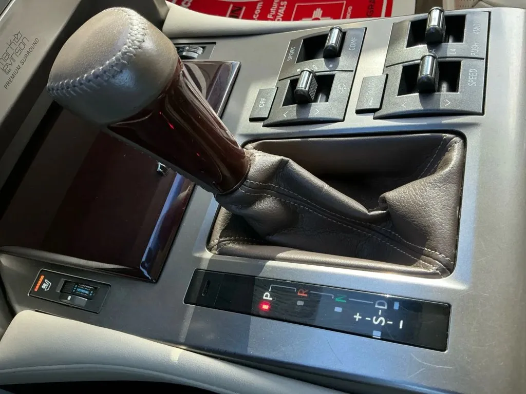 Lexus GX photo 34