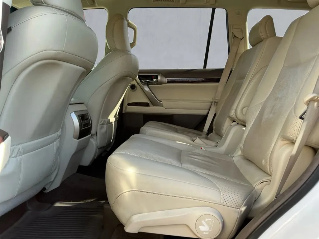 Lexus GX photo 14