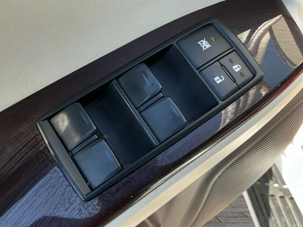 Lexus GX photo 11