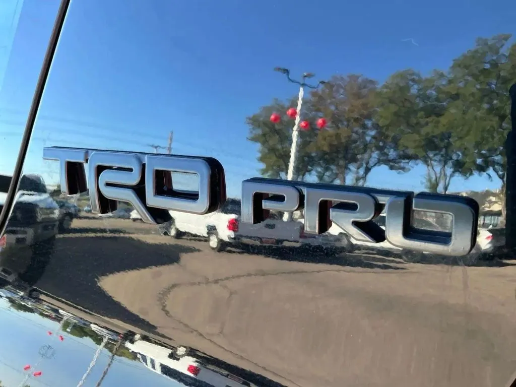 Toyota 4Runner photo 18