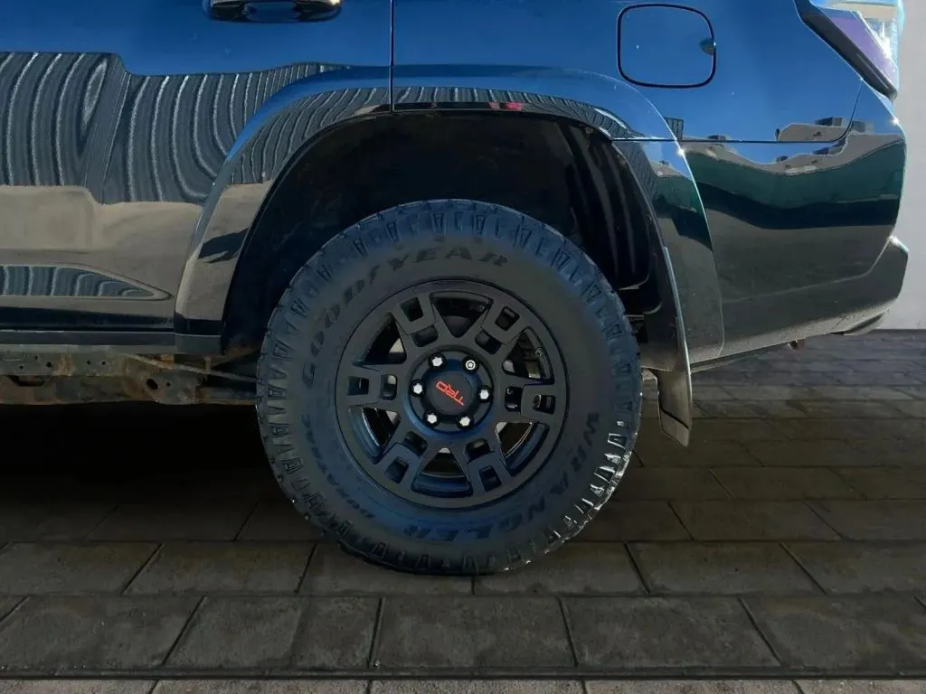 Toyota 4Runner photo 17