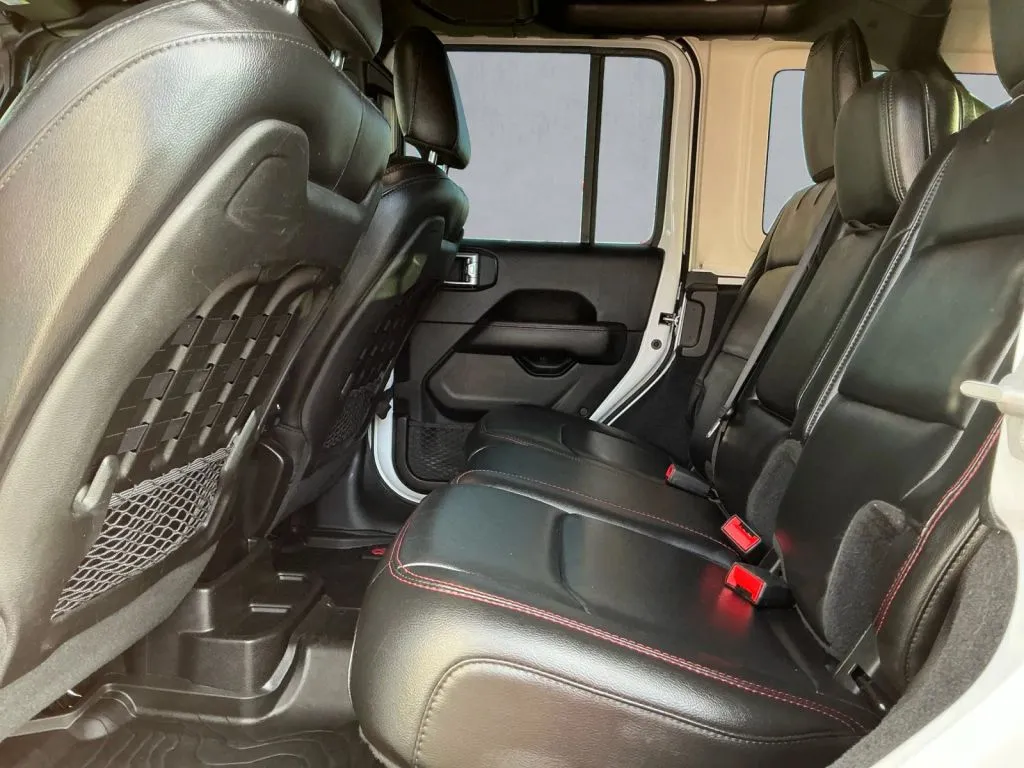 Jeep Wrangler photo 14