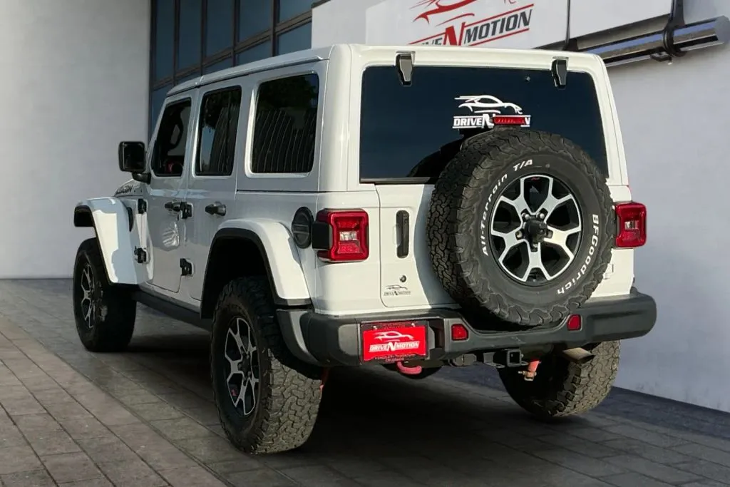 Jeep Wrangler photo 6