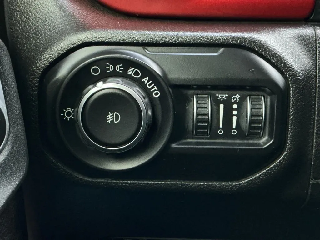 Jeep Wrangler photo 36