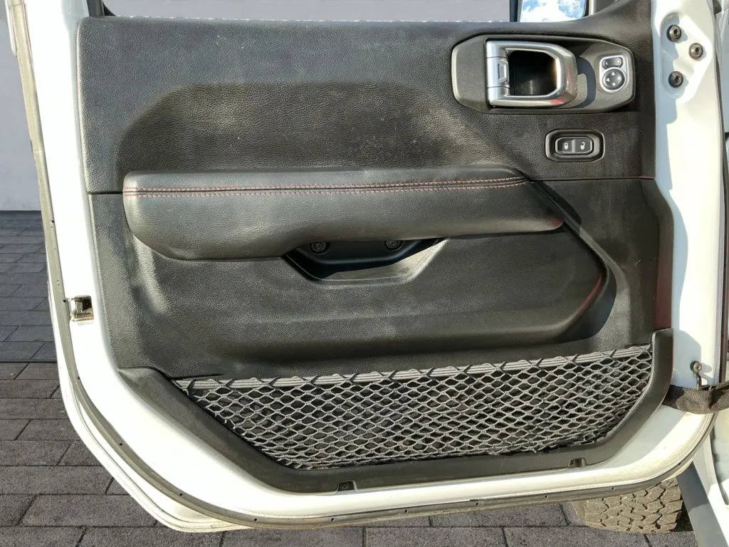 Jeep Wrangler photo 10