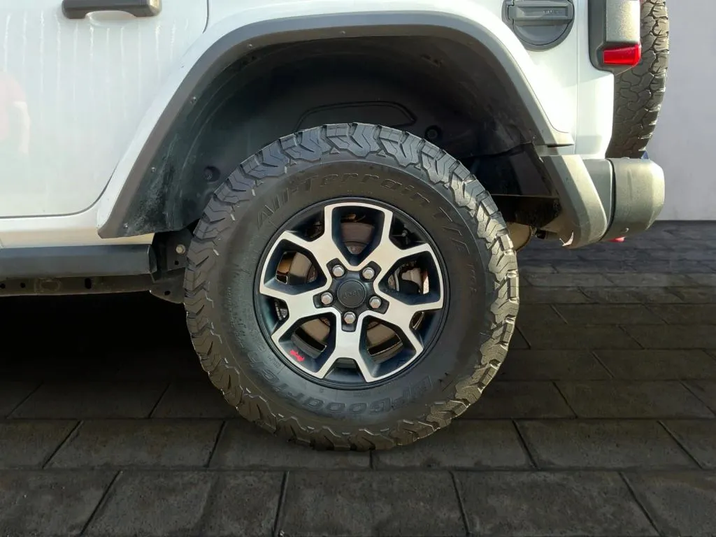 Jeep Wrangler photo 17