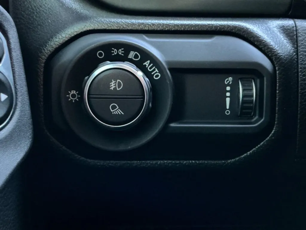 Jeep Gladiator photo 36
