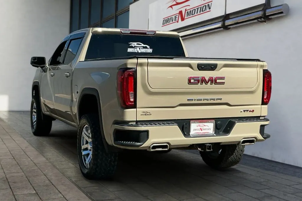 GMC Sierra photo 6