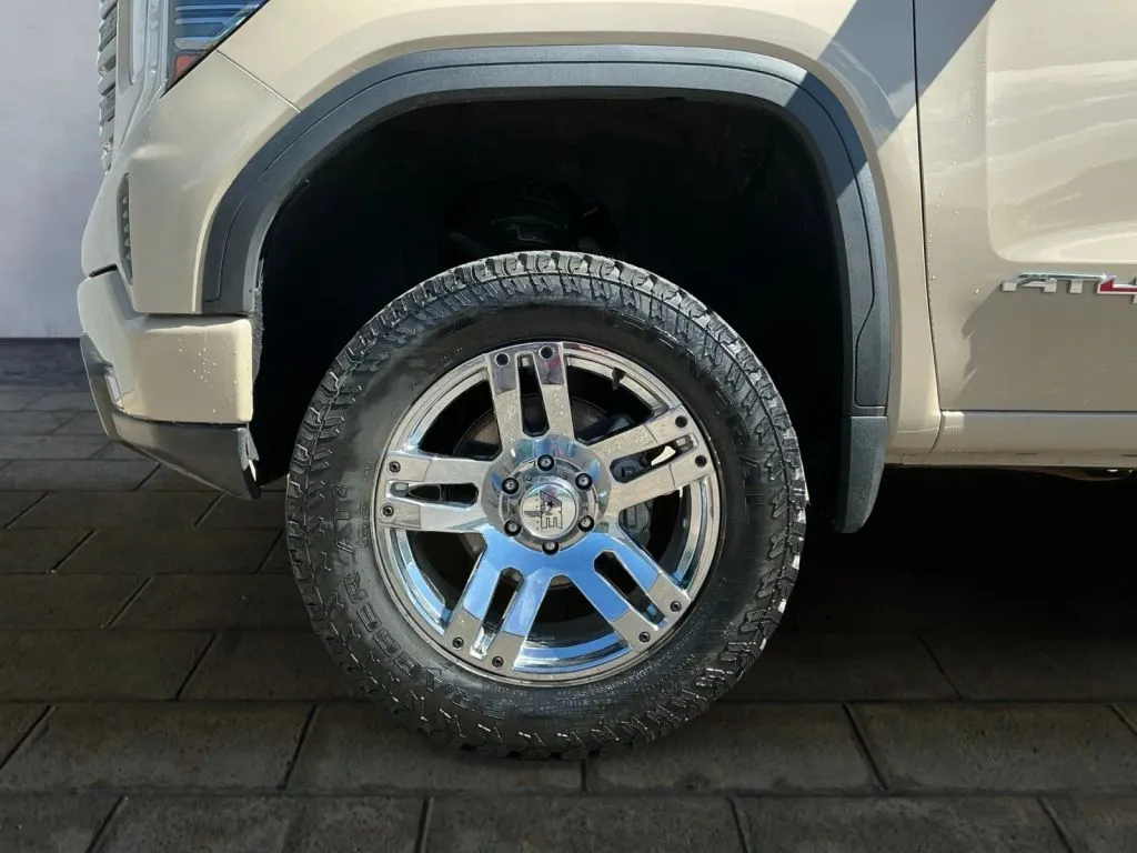 GMC Sierra photo 25