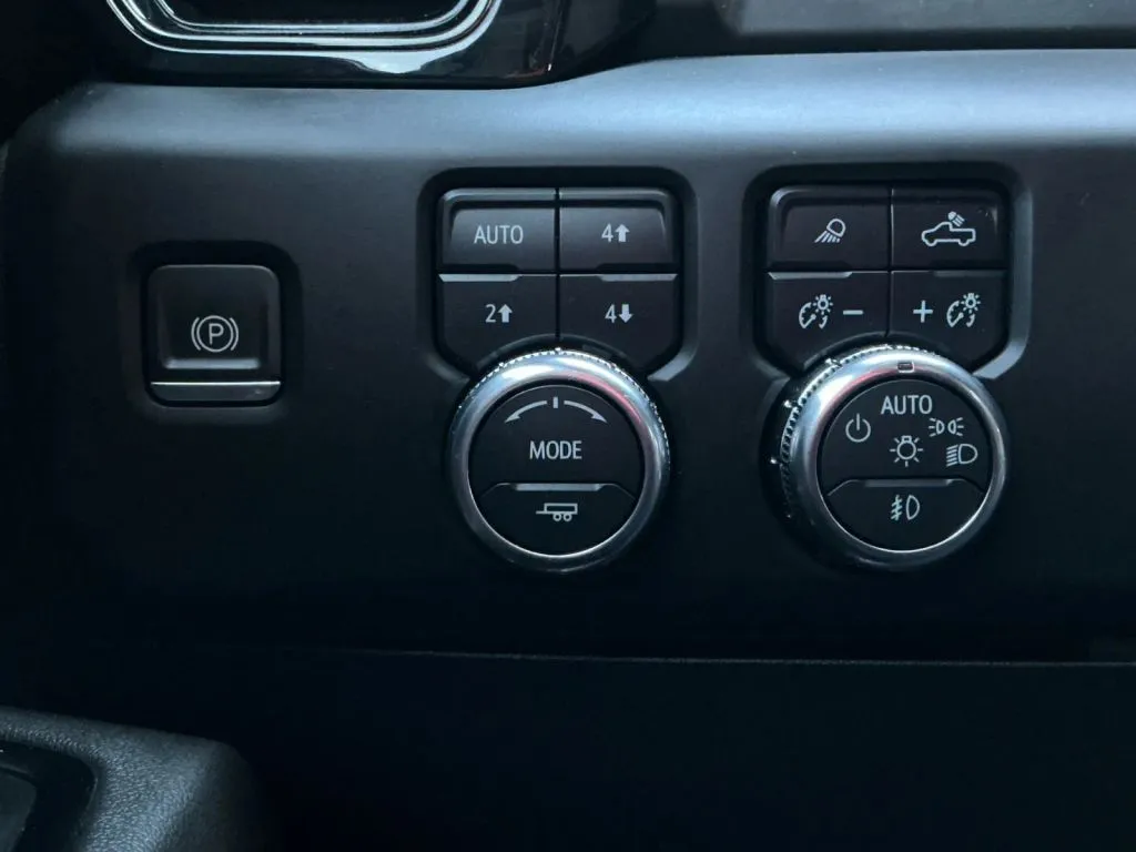 GMC Sierra photo 36