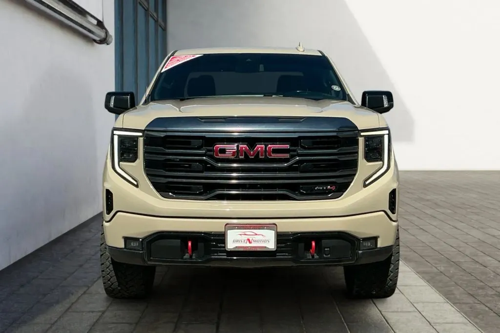GMC Sierra photo 8