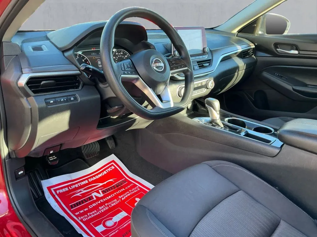 Nissan Altima photo 13