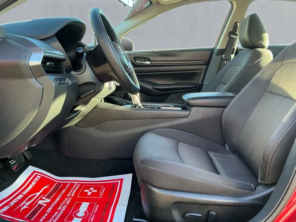 Nissan Altima photo 12