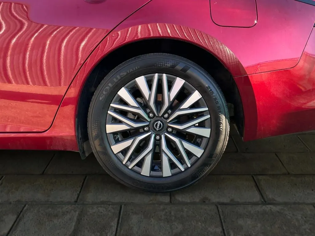 Nissan Altima photo 17