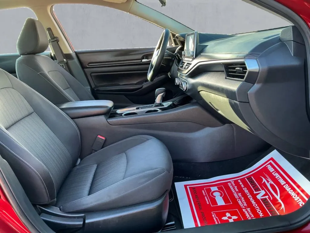 Nissan Altima photo 21