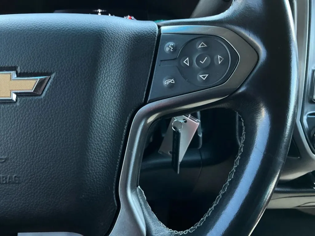 Chevrolet Silverado photo 26
