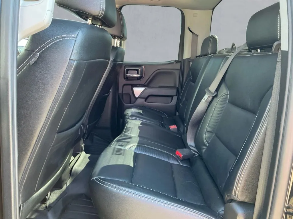 Chevrolet Silverado photo 14
