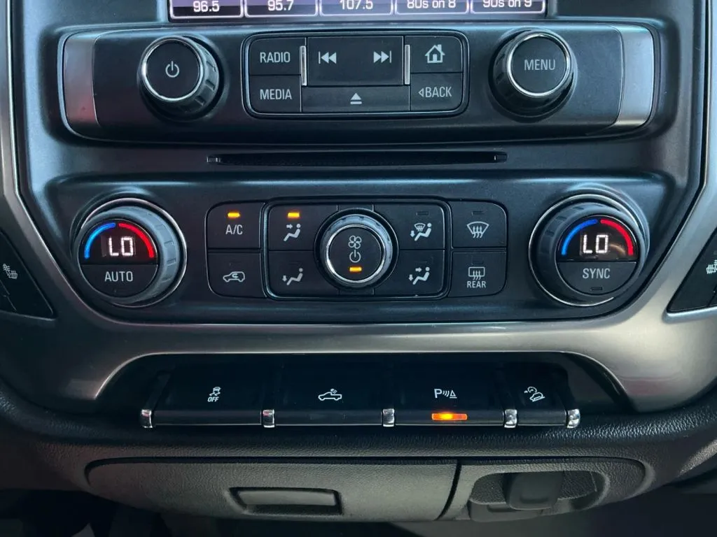 Chevrolet Silverado photo 31