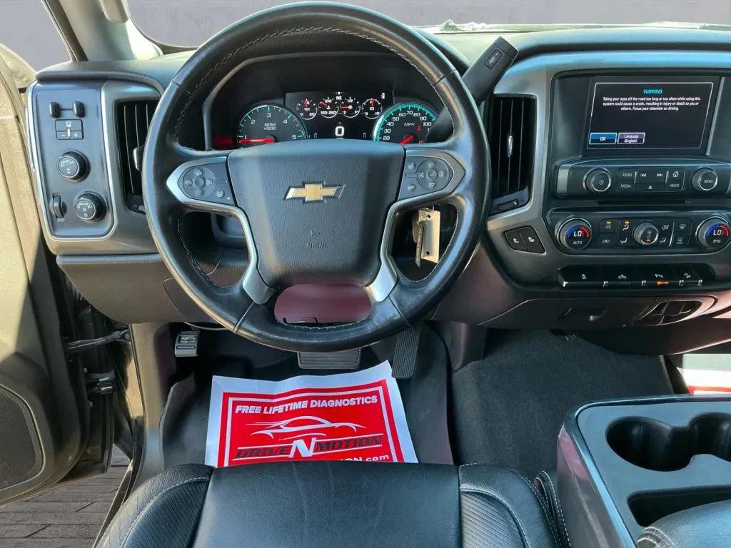 Chevrolet Silverado photo 16